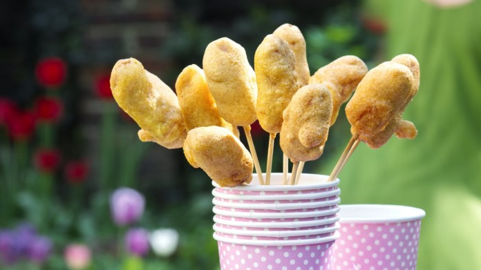 Párečky v kukuřici aneb corn dogs Párečky v kukuřici aneb corn dogs