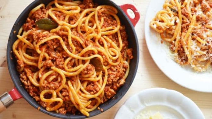 Pici pasta s vepřovým ragú Pici pasta s vepřovým ragú