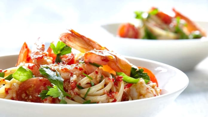 Citronové linguine s česnekovými krevetami Citronové linguine s česnekovými krevetami