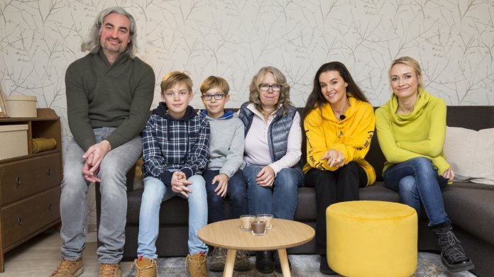 František a Kamila proměňovali starou chatku na pořádné bydlení pro paní Radku a její syny František a Kamila proměňovali starou chatku na pořádné bydlení pro paní Radku a její syny