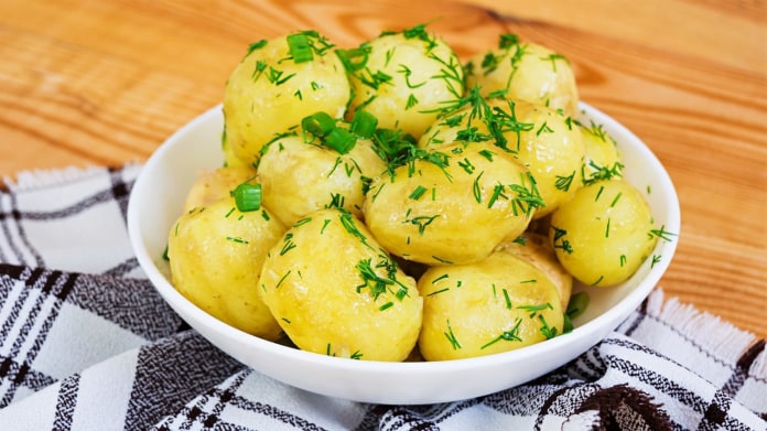 Rané brambory jsou nejlepší na loupačku Rané brambory jsou nejlepší na loupačku