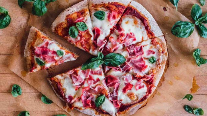Celozrnná pizza Celozrnná pizza