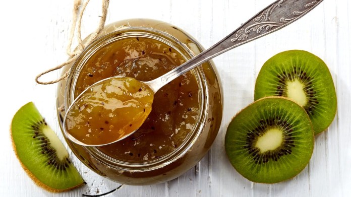Mandarinková marmeláda s kiwi a medem Mandarinková marmeláda s kiwi a medem