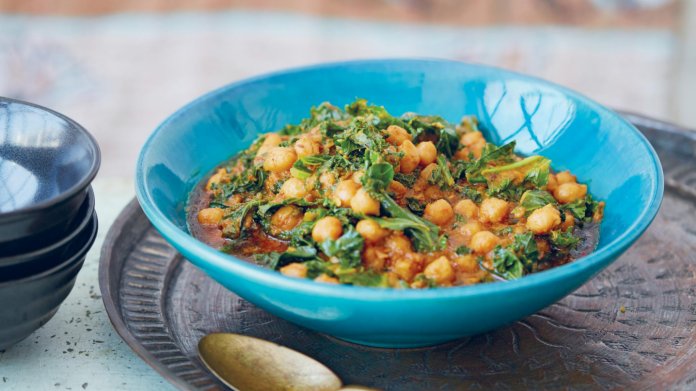 Korma z cizrny, kapusty a kokosu Korma z cizrny, kapusty a kokosu