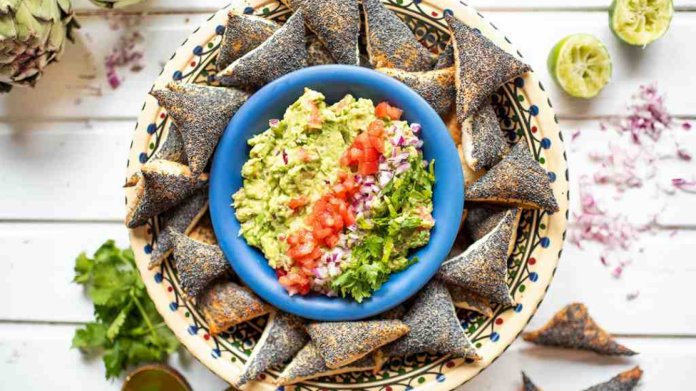 Makové krekry s guacamole Makové krekry s guacamole