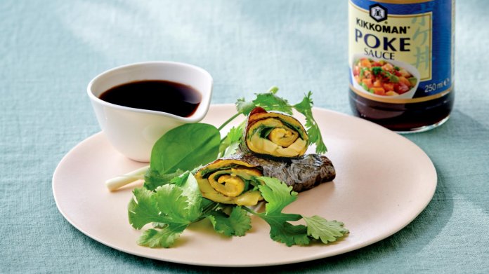 Poké wrap se sýrem a vaječnou omeletou Poké wrap se sýrem a vaječnou omeletou