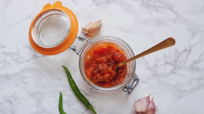 Voňavé broskvové chutney s papričkami Voňavé broskvové chutney s papričkami