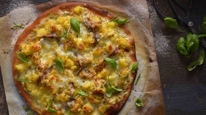 Pizza bianca podle Yotama Ottolenghiho Pizza bianca podle Yotama Ottolenghiho