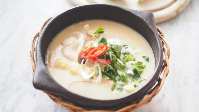 Polévka Tom Kha Gai Polévka Tom Kha Gai