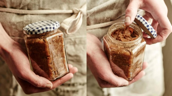 Kdoulové chutney s cibulí a rozinkami Kdoulové chutney s cibulí a rozinkami