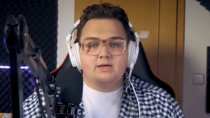 Fatty maže svá videa. 1 Fatty maže svá videa. 1