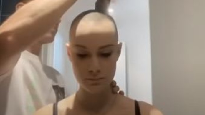 Holení vlasů 1 Holení vlasů 1