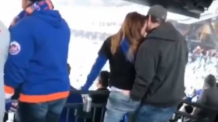 Měli si to nechat na doma 1 Měli si to nechat na doma 1