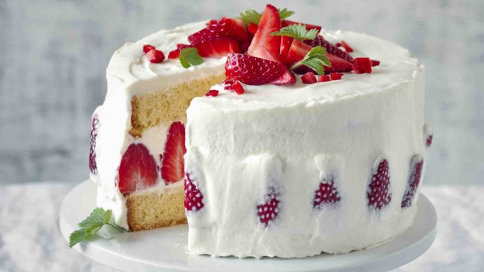 Dort s jahodami a krémem z mascarpone Dort s jahodami a krémem z mascarpone