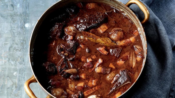 Poklady francouzské kuchyně: Boeuf bourguignon Poklady francouzské kuchyně: Boeuf bourguignon