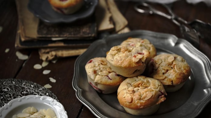 Rebarborovo-jahodové muffiny Rebarborovo-jahodové muffiny