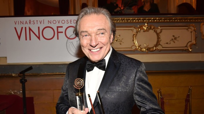 1. října nás opustil Karel Gott. 1. října nás opustil Karel Gott.