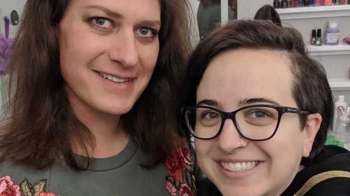 Muž přiznal ženě, že je transsexuál, ona zase, že je lesba 1 Muž přiznal ženě, že je transsexuál, ona zase, že je lesba 1