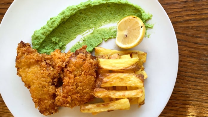 Bezlepkové fish & chips s hráškovým pyré Bezlepkové fish & chips s hráškovým pyré