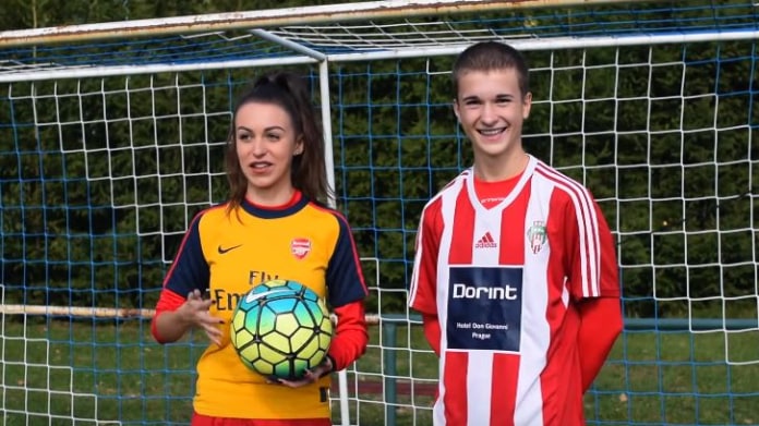 Jak Carrie hrála fotbal 2 Jak Carrie hrála fotbal 2