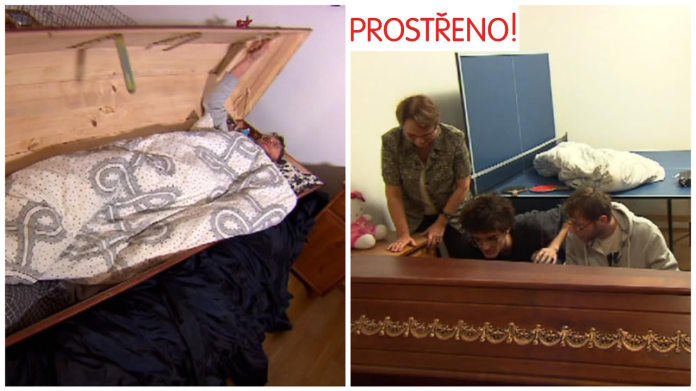 Pavel se zavřel v rakvi. Pavel se zavřel v rakvi.