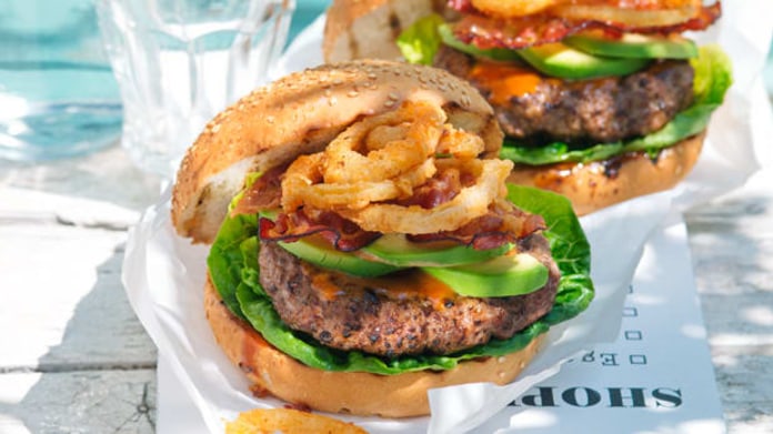 Kovbojské hamburgery se slaninou Kovbojské hamburgery se slaninou