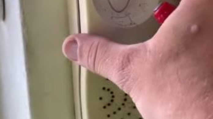 Švábi v telefonu 2 Švábi v telefonu 2