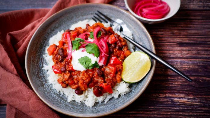 Chilli con carne – jednoduchý recept podle Jamieho Olivera Chilli con carne – jednoduchý recept podle Jamieho Olivera