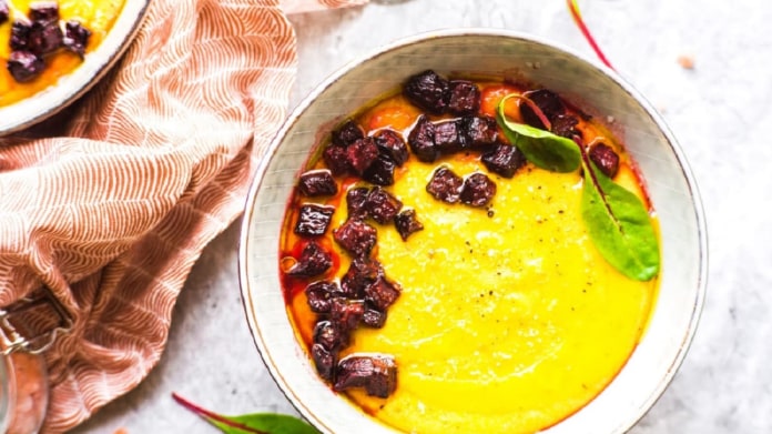 Dýňová polenta s červenou řepou Dýňová polenta s červenou řepou