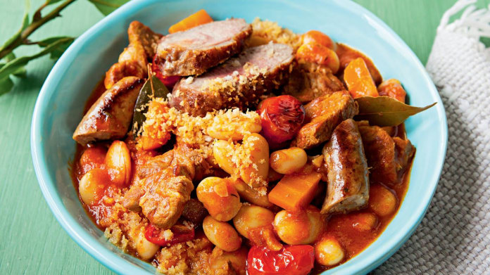 Cassoulet s vepřovou krkovicí a kachnou Cassoulet s vepřovou krkovicí a kachnou