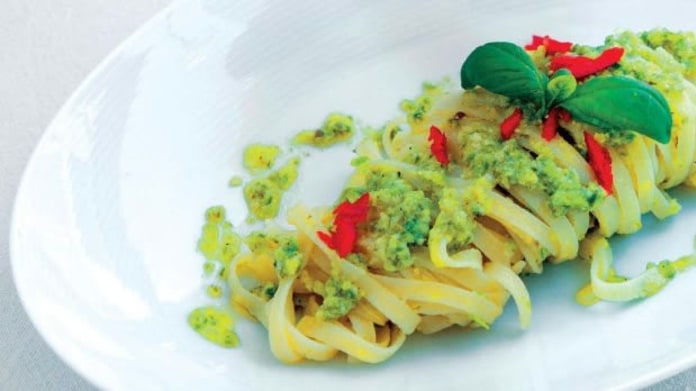 Chřestové pesto s těstovinami Chřestové pesto s těstovinami