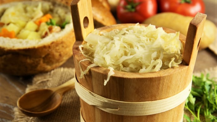 Kysané zelí: Domácí vitaminová bomba, která nás provede zimou ve zdraví Kysané zelí: Domácí vitaminová bomba, která nás provede zimou ve zdraví