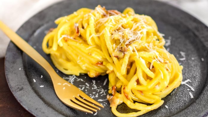 Naprosto dokonalé spaghetti carbonara Naprosto dokonalé spaghetti carbonara
