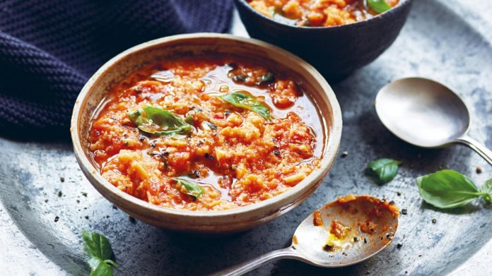 Rajčatová polévka pappa al pomodoro Rajčatová polévka pappa al pomodoro