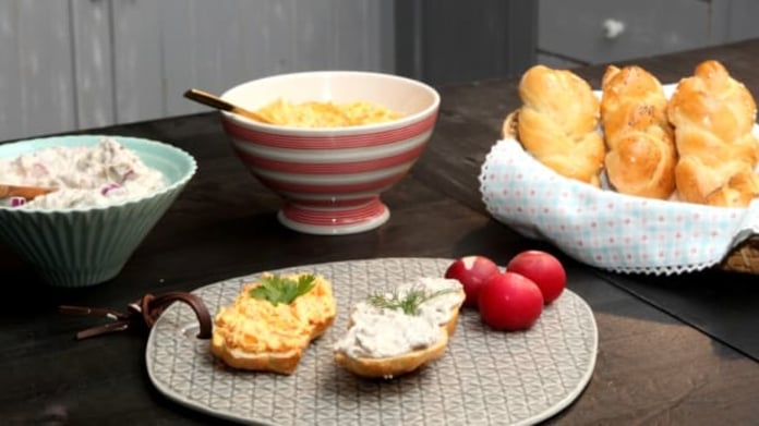 Domácí houstičky a dvě pomazánky Domácí houstičky a dvě pomazánky