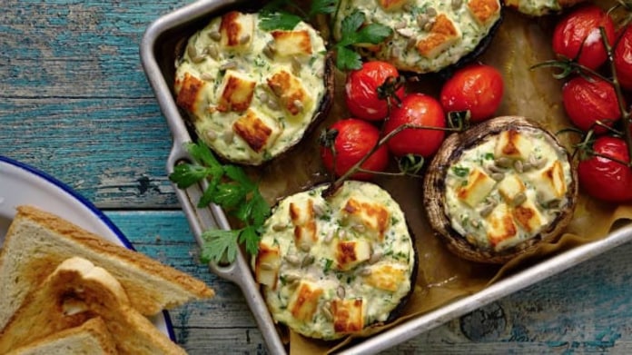 Portobello s petrželovou ricottou a sýrem halloumi Portobello s petrželovou ricottou a sýrem halloumi