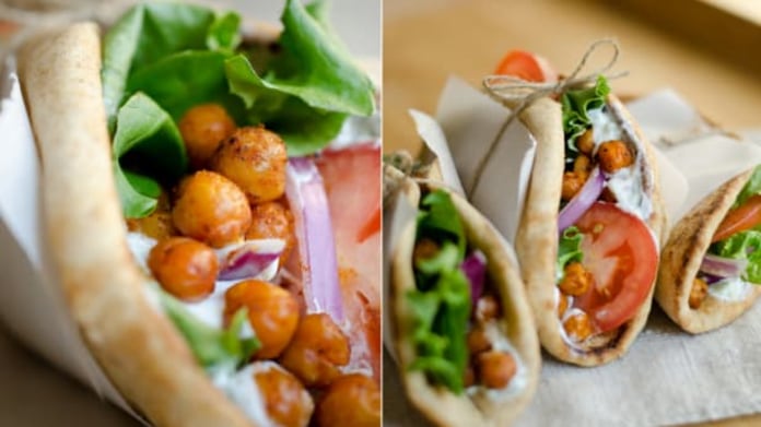 Gyros s pečenou cizrnou Gyros s pečenou cizrnou