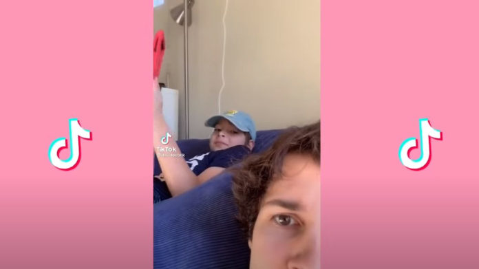 Tiktokeři a prank s pornem 1 Tiktokeři a prank s pornem 1