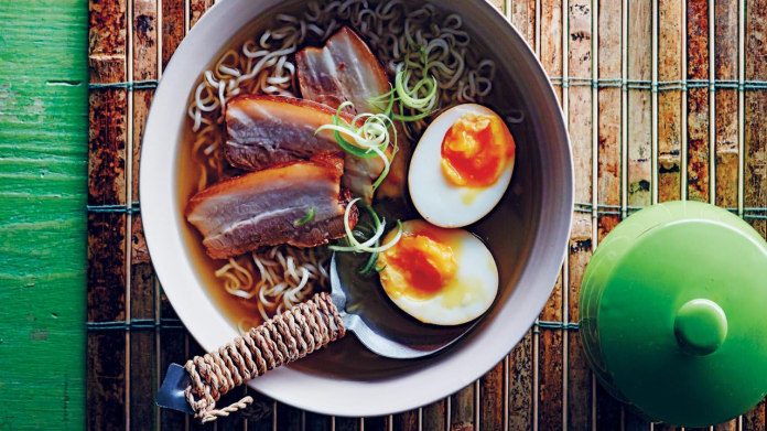 Shio ramen s vepřovým bůčkem Shio ramen s vepřovým bůčkem