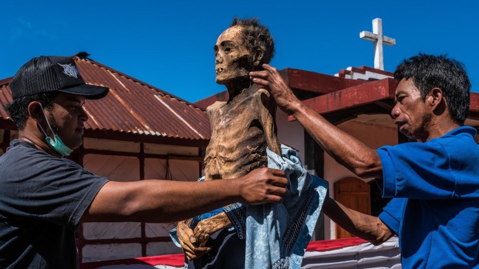 Morbidní rituál s mrtvými 6 Morbidní rituál s mrtvými 6