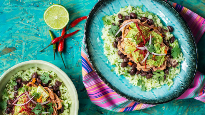 Mojo Pork – vepřové s černými kubánskými fazolemi a guacamole Mojo Pork – vepřové s černými kubánskými fazolemi a guacamole