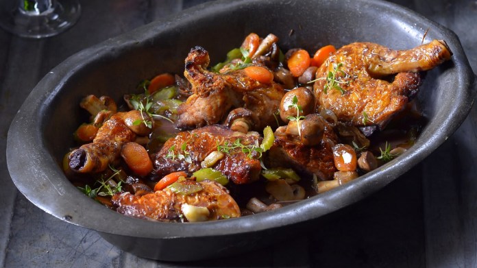 Francouzská klasika: Coq a vin Francouzská klasika: Coq a vin