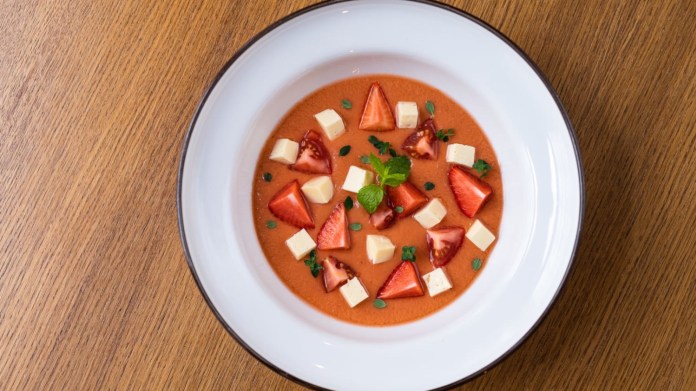 Jahodové gazpacho podle receptu restaurace Nota Bene Jahodové gazpacho podle receptu restaurace Nota Bene