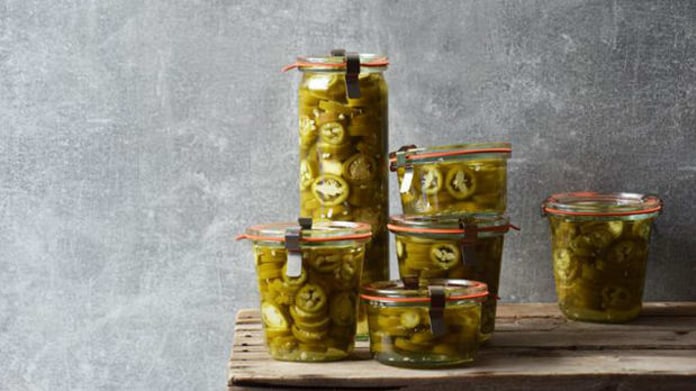 Nakládané jalapeňos Nakládané jalapeňos