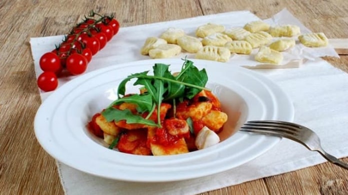 Domácí gnocchi s rajčatovou omáčkou Domácí gnocchi s rajčatovou omáčkou