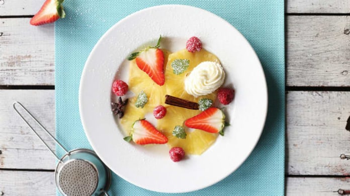 Marinovaný ananas s mascarpone Marinovaný ananas s mascarpone