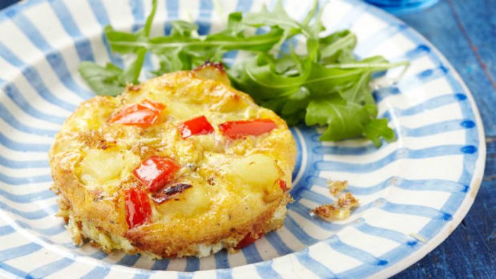 Mini frittaty s bramborami a paprikou Mini frittaty s bramborami a paprikou