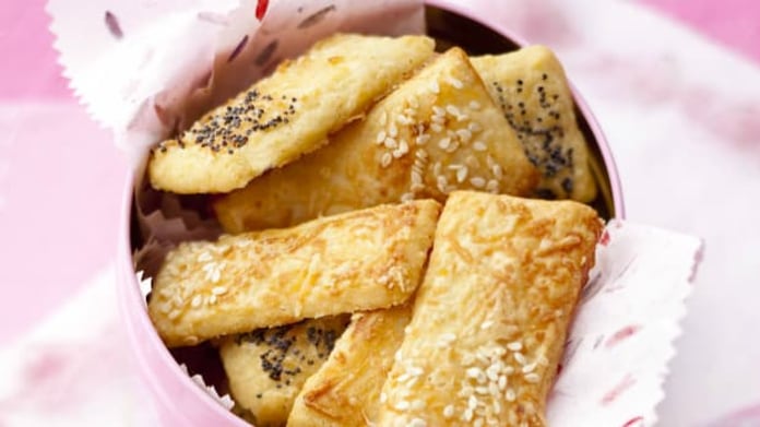 Parmezánové keksy s mákem a sezamem Parmezánové keksy s mákem a sezamem