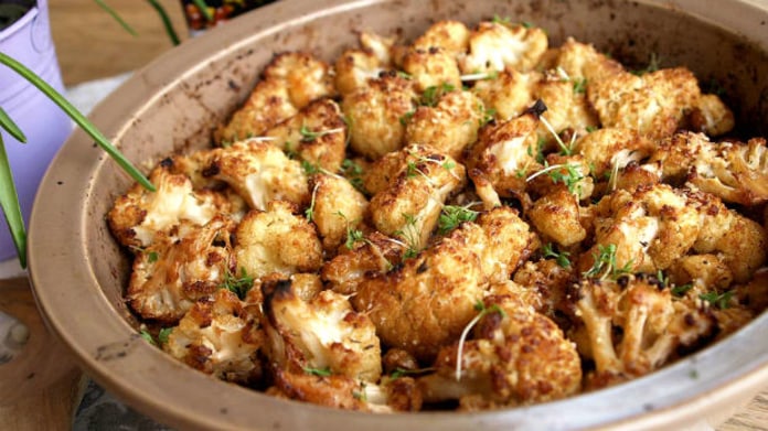 Pečený květák s balzamikem a parmezánem Pečený květák s balzamikem a parmezánem