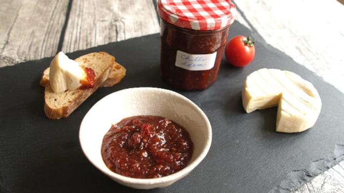 Rajčatový chilli džem s balzamikem Rajčatový chilli džem s balzamikem